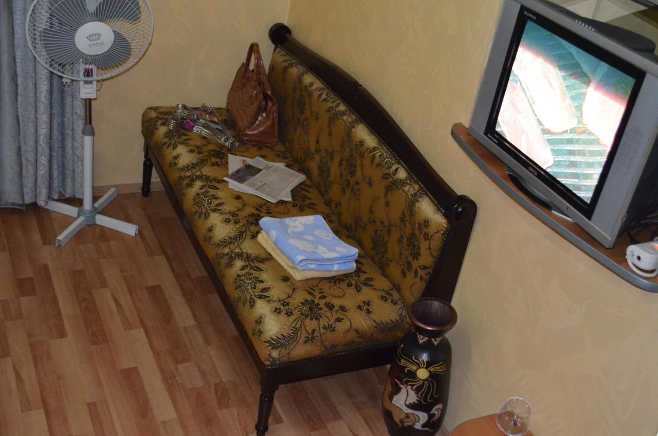Хостелы TJ+ Hostel Батуми-11