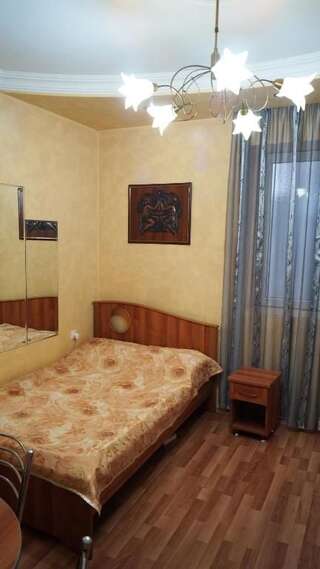 Хостелы TJ+ Hostel Батуми Стандартный двухместный номер с 2 отдельными кроватями-5