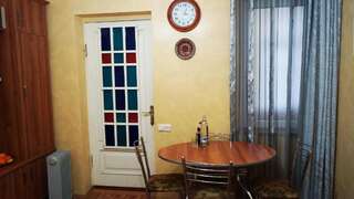 Хостелы TJ+ Hostel Батуми Стандартный двухместный номер с 2 отдельными кроватями-6