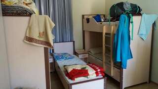 Хостелы TJ+ Hostel Батуми Односпальная кровать в общем номере с 4 кроватями-3