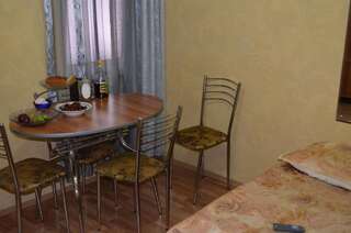 Хостелы TJ+ Hostel Батуми-3