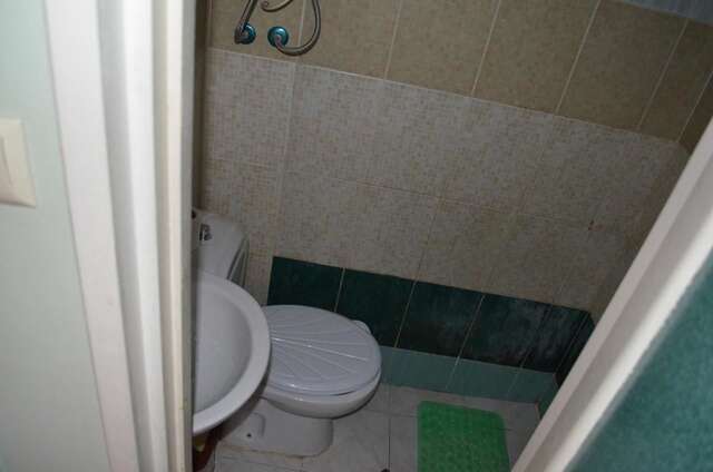Хостелы TJ+ Hostel Батуми-13