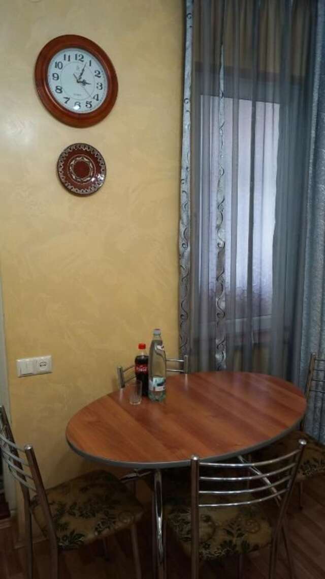Хостелы TJ+ Hostel Батуми-15