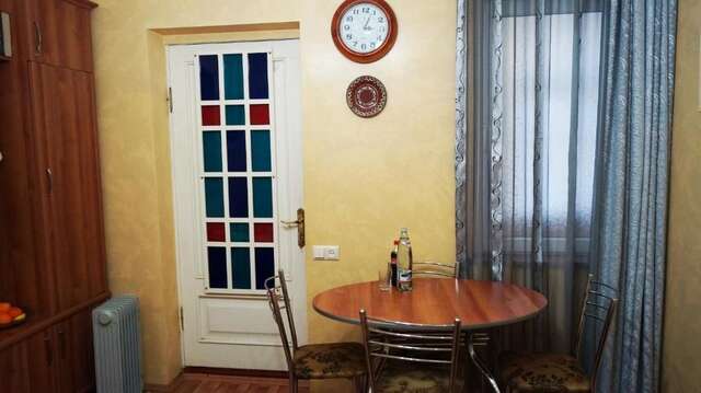 Хостелы TJ+ Hostel Батуми-20