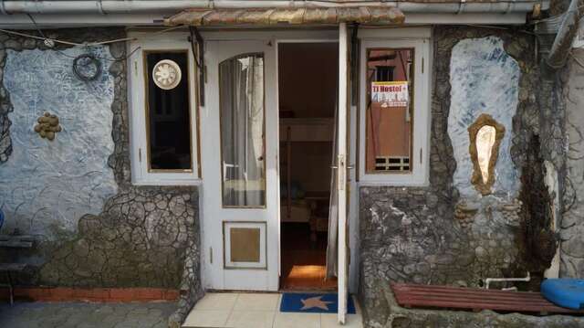 Хостелы TJ+ Hostel Батуми-36